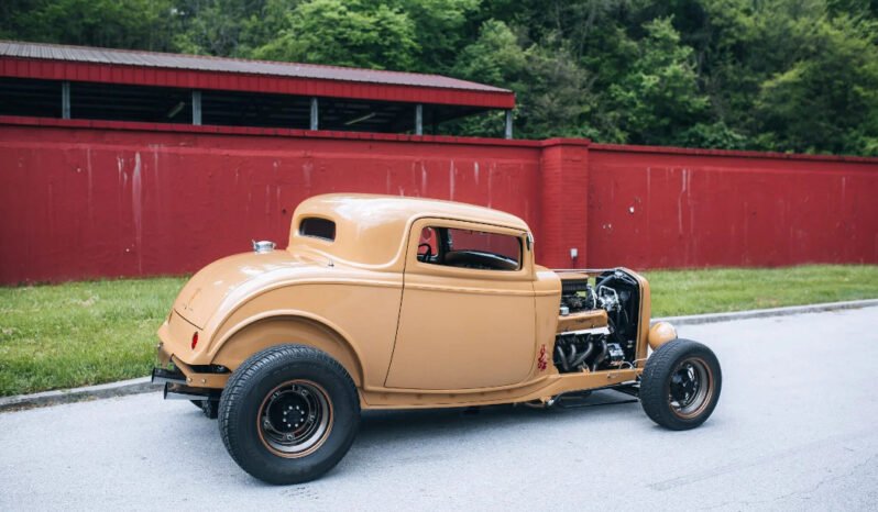 
								1932 Ford 3-Window Coupe Hot Rod V8 full									