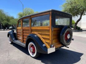 1935 Ford Woodie Wagon