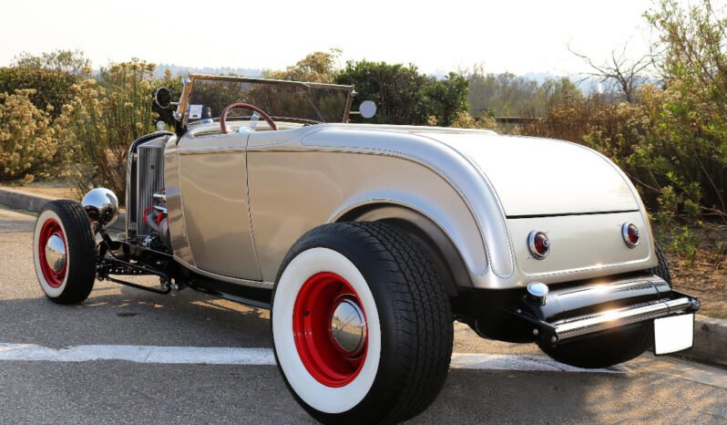 
								1932 Ford Roadster Deuce Highboy full									