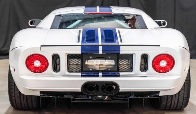 
								2005 Ford GT White full									