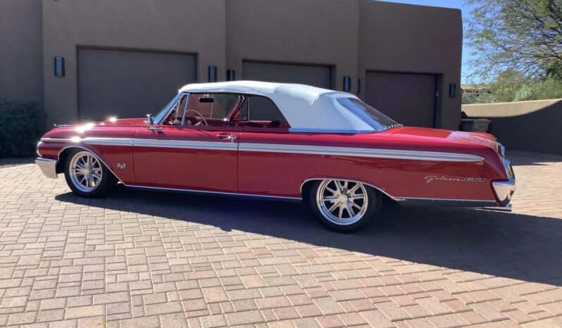 
								1962 Ford Galaxie 500XL full									