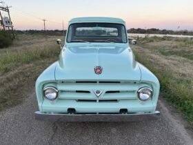 1953 Ford F-100 V8 Pickup Truck