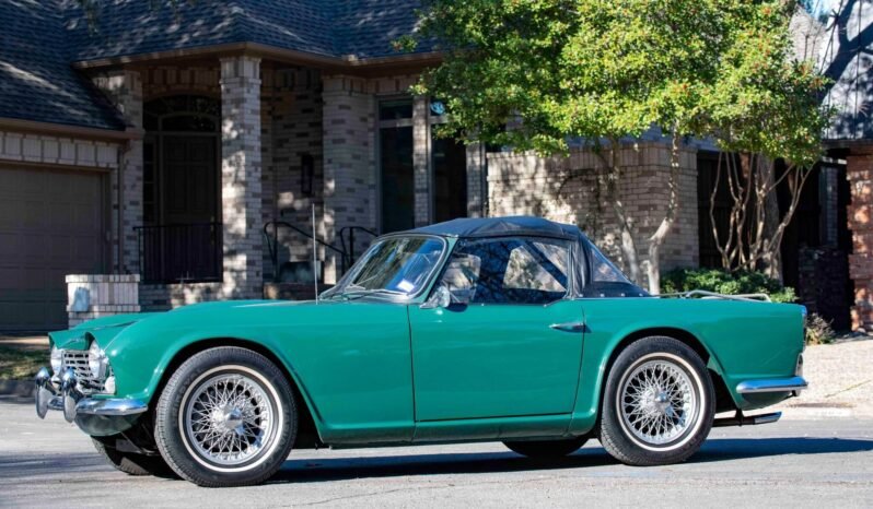 
								1965 Triumph TR4 Green full									