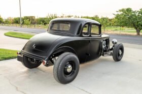1933 Ford 5-Window V8