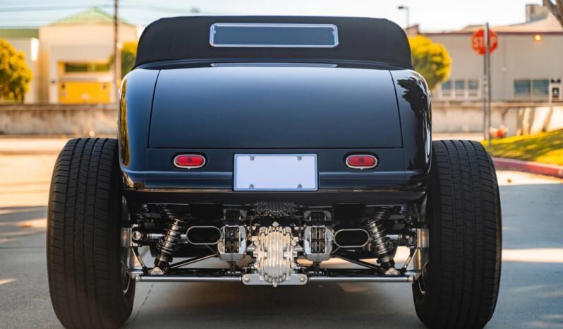 
								1933 Ford Roadster V8 full									