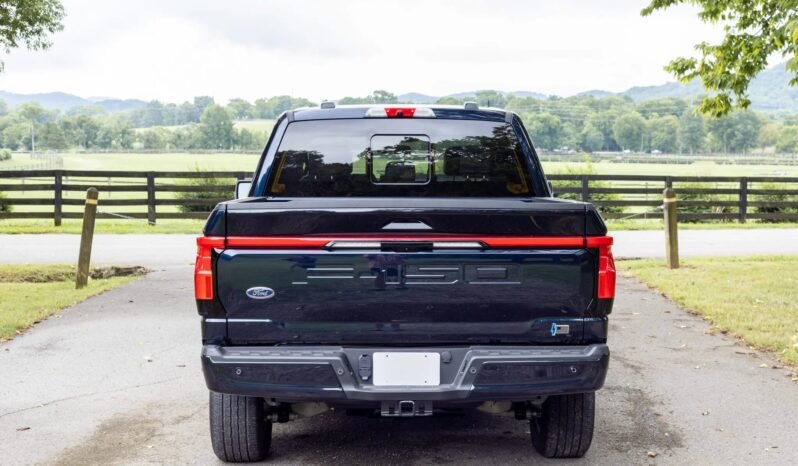 
								2022 Ford F-150 Lightning Lariat AWD full									