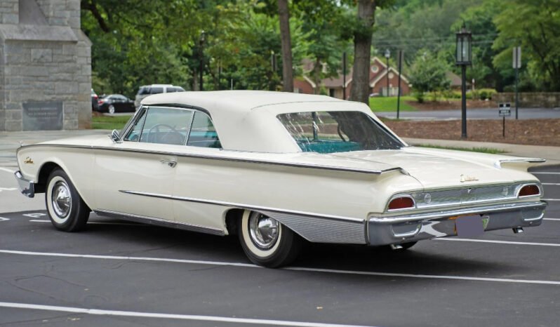 
								1960 Ford Galaxie Sunliner full									