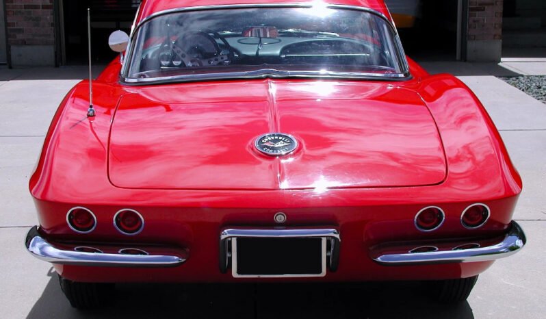 
								1962 Chevrolet Corvette Fuel-Injected V8 full									