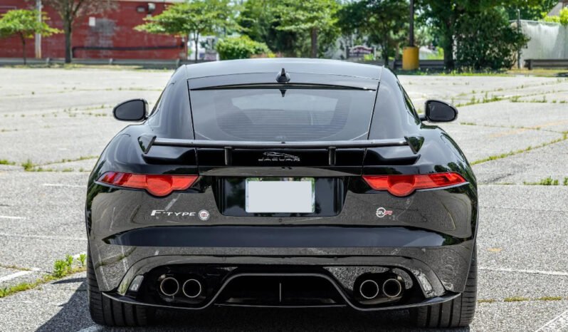 
								2017 Jaguar F-Type SVR AWD full									