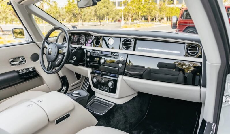 
								2009 Rolls-Royce Phantom Drophead full									