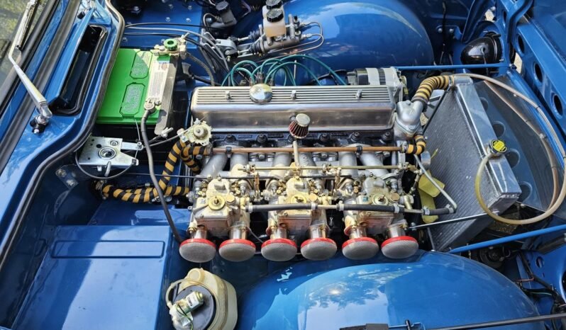 
								1968 Triumph TR250 Surrey Top full									