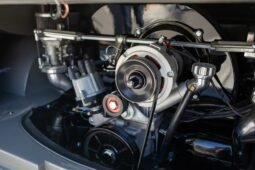 
										1964 Volkswagen Type 2 Deluxe 21-Window full									