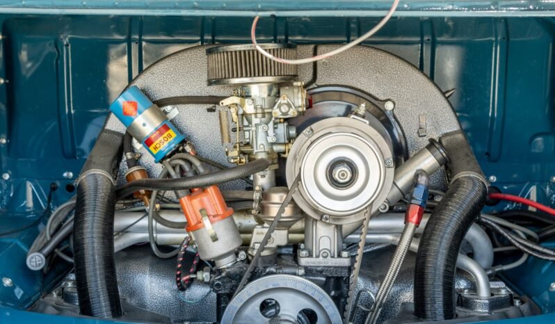 
								1971 Volkswagen Bus Bay-Window full									