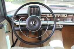 1962 Mercedes-Benz 220 Sedan