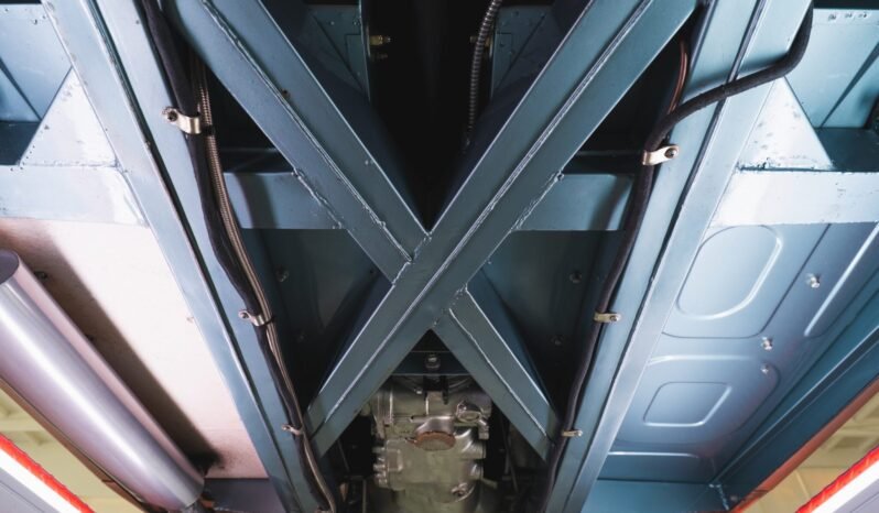 
								1956 Austin-Healey BN2 4-Speed full									