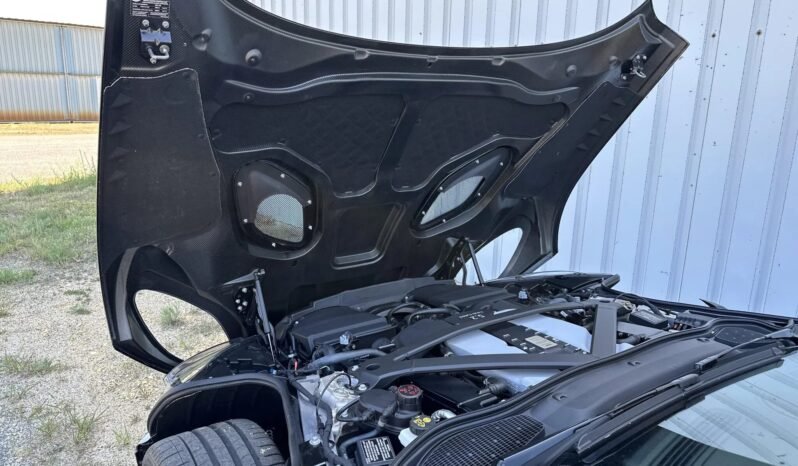 
								2021 Aston Martin DBS full									