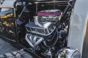 1932 Ford Roadster 2-Door Hot Rod V8