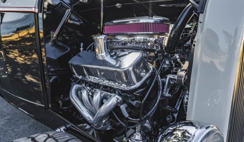 
								1932 Ford Roadster 2-Door Hot Rod V8 full									