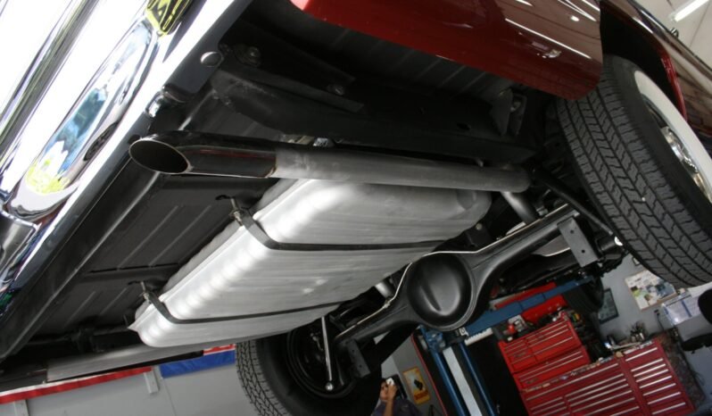 
								1961 Pontiac Bonneville full									