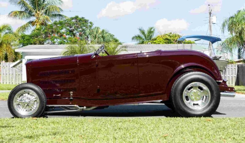 
								1932 Ford Highboy V8 Roadster full									
