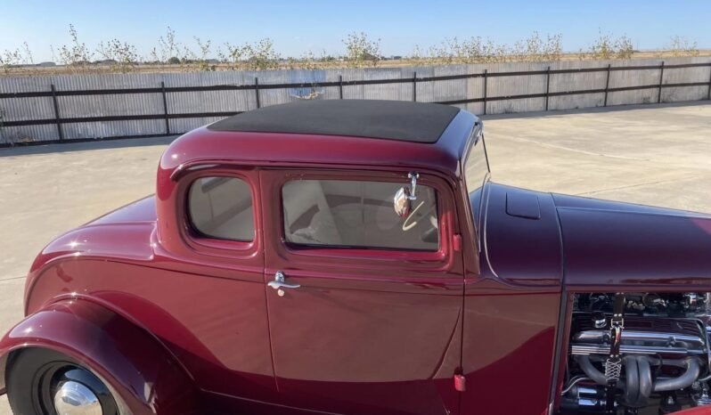 
								1932 Ford 5-Window Coupe V8 full									