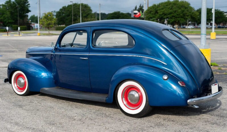 
								1940 Ford Deluxe Tudor full									