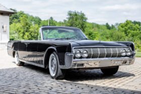 1964 Lincoln Continental V8