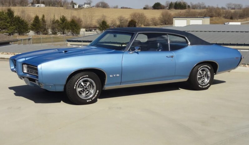 
								1969 Pontiac GTO 400 Blue full									