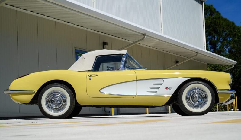 
								1958 Chevrolet Corvette V8 Yellow full									