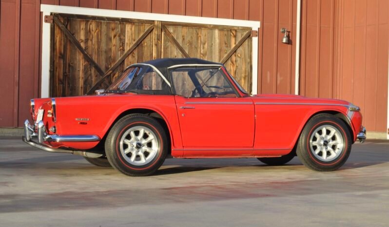 
								1968 Triumph TR250 2.5L Red full									