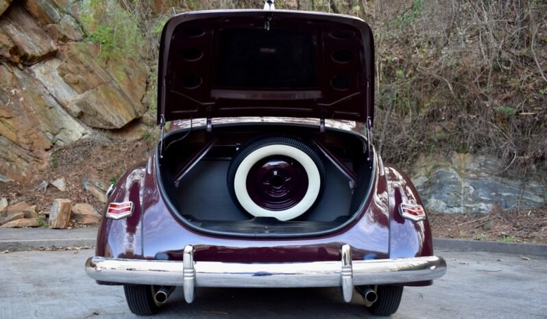 
								1940 Ford Deluxe Coupe V8 3-Speed full									