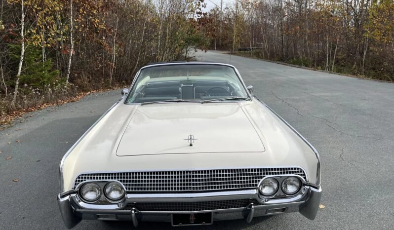 
								1961 Lincoln Continental V8 full									