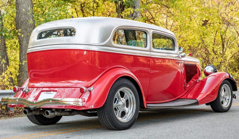 
								1934 Ford Tudor Deluxe V8 full									