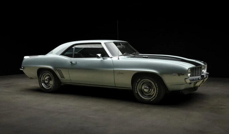 
								1969 Chevrolet Camaro Z/28 Coupe Silver full									