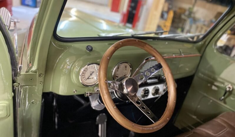 
								1951 Ford F-1 239 V8 Pickup Truck full									