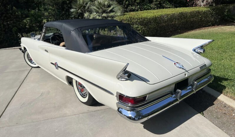 
								1961 Chrysler 300G White full									
