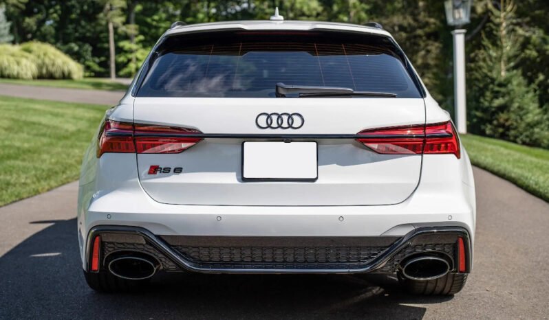 
								2022 Audi RS6 Avant full									