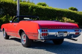 1972 Oldsmobile Cutlass Supreme V8 Convertible