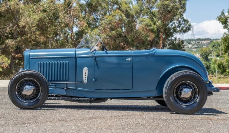 
								1932 Ford Roadster Highboy V8 full									