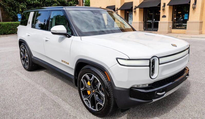 
								2023 Rivian R1S Quad-Motor full									