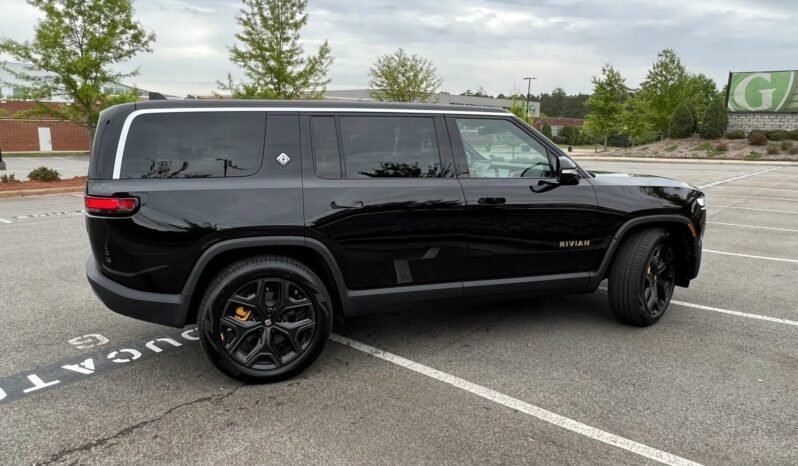 
								2023 Rivian R1S Adventure Edition Black full									
