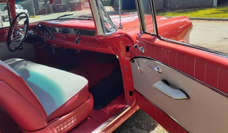 
								1955 Pontiac Chieftain Coupe full									