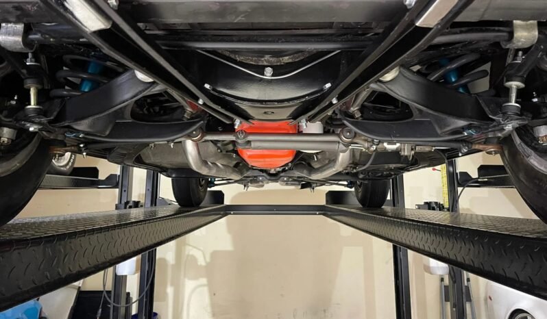 
								1963 Chevrolet C2 Corvette Split-Window V8 full									