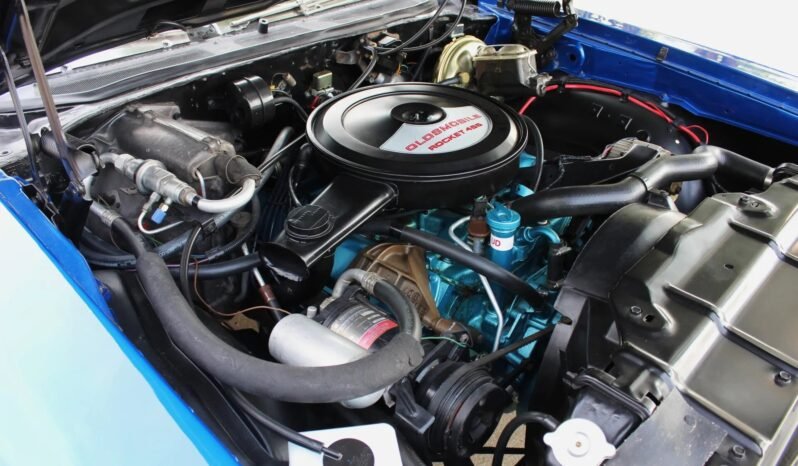 
								1972 Oldsmobile Cutlass Supreme Blue full									