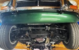 
										1973 MG MGB Metallic Green full									