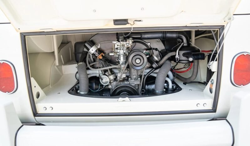 
								1966 Volkswagen Type 2 Deluxe 21-window full									