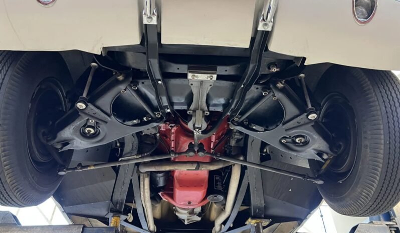 
								1961 Chevrolet Corvette White full									