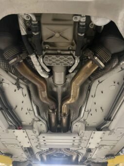 
										2019 Aston Martin DB11 AMR V12 full									