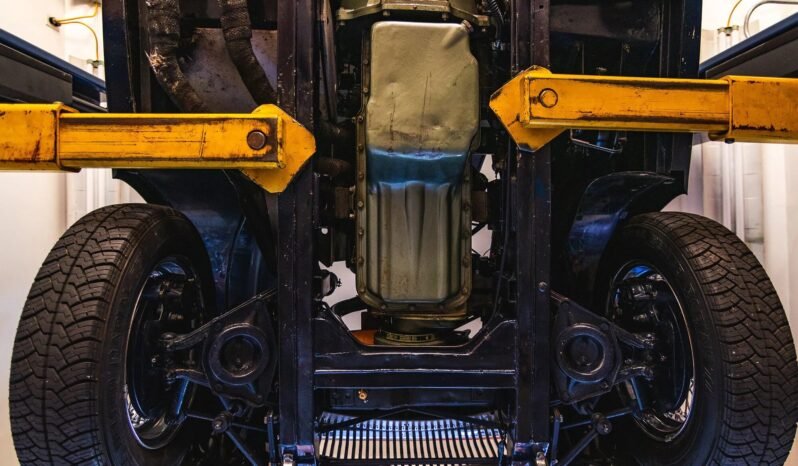 
								1965 Austin-Healey 3000 BJ8 Mk III full									