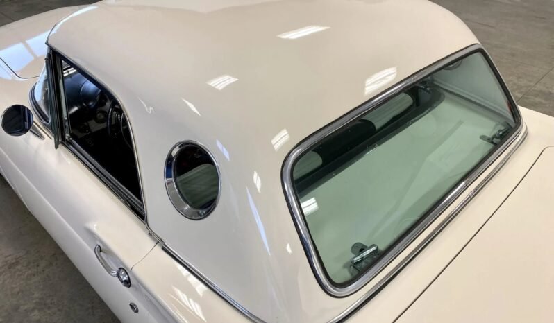 
								1957 Ford Thunderbird V8 White full									